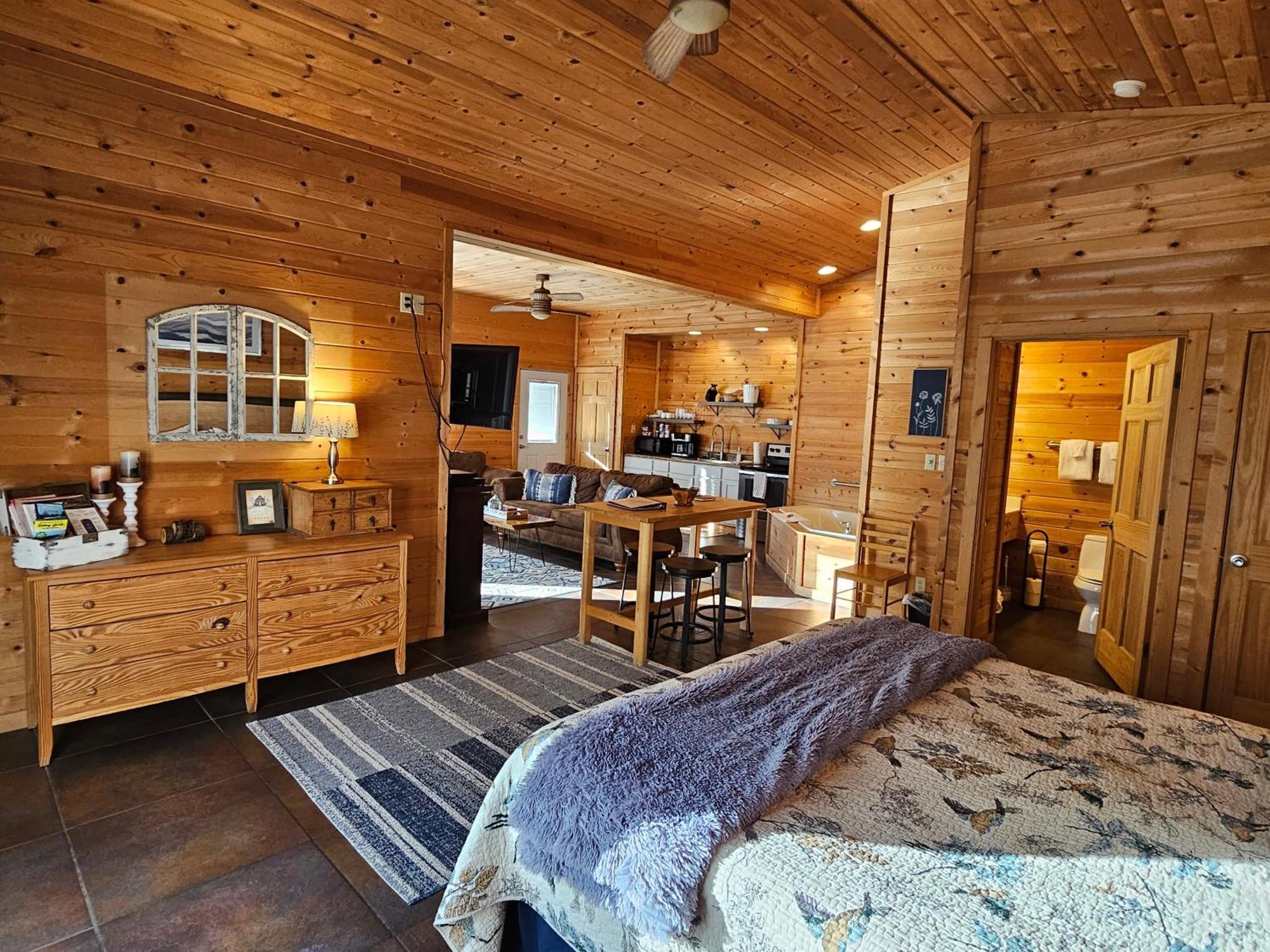 5 Min To Beaver Lake-King Bed-Fire Pit-Jetted Tub #3 Eureka Springs Exterior photo
